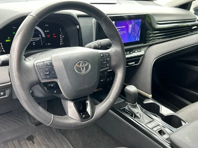 Certified Used 2025  Toyota LE image 23