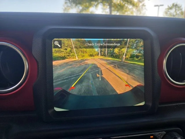 Used 2022 White Jeep Rubicon image 24