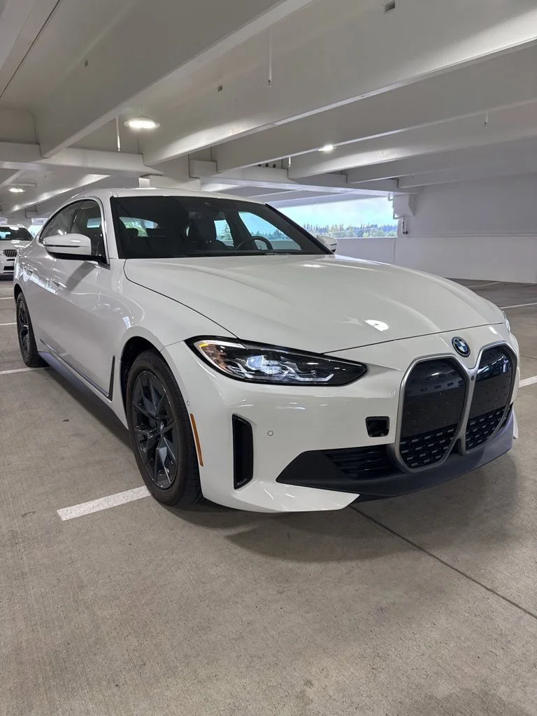 Used 2023 Alpine White BMW eDrive40 image 3