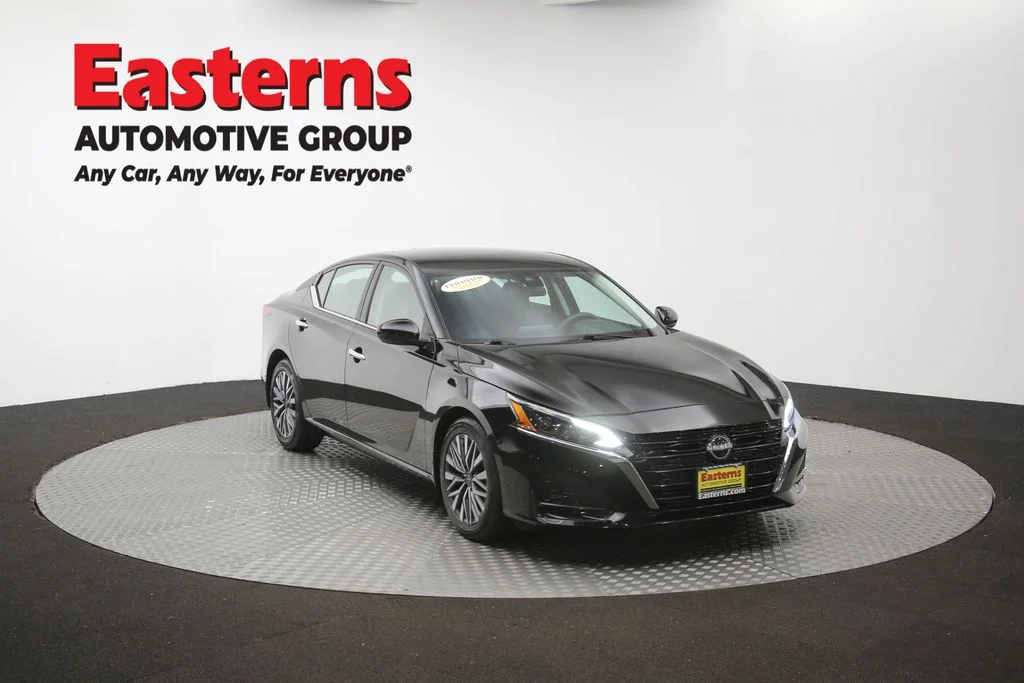 Used 2023 Black Nissan 2.5 SV image 49