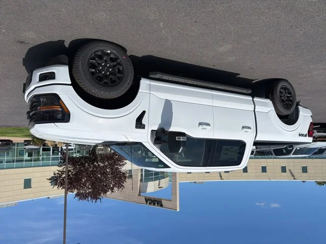 New 2026 Oxford White Ford XLT image 2