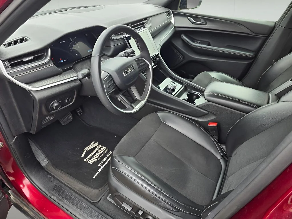 Used 2024 Velvet Red Pearlcoat Jeep Altitude image 22