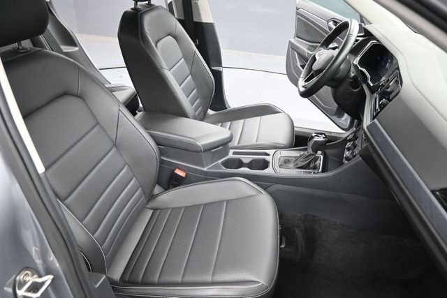 Used 2024 Gray Volkswagen 1.5T SE image 27