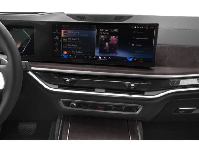Used 2025 Mineral White Metallic BMW xDrive40i image 12