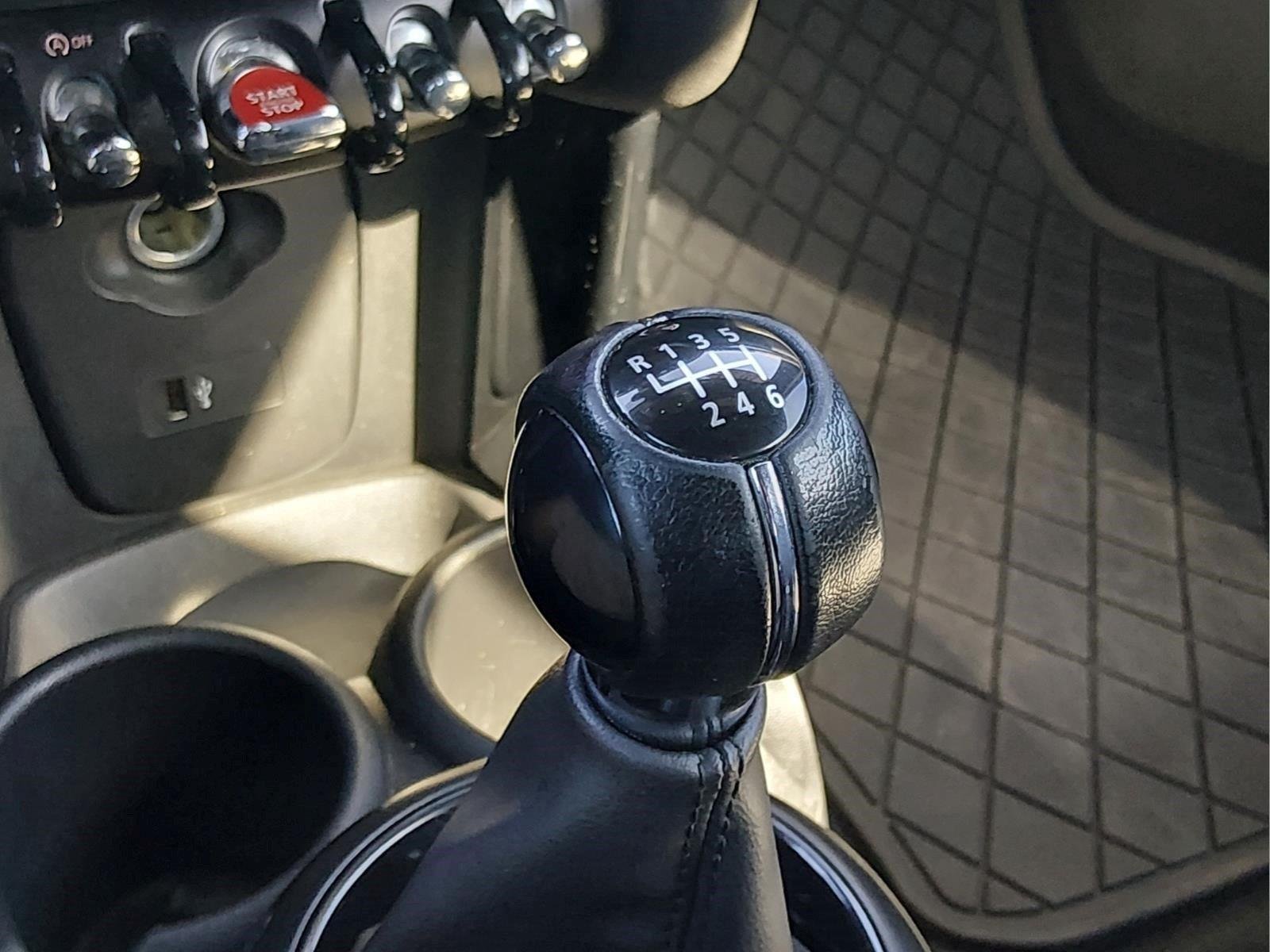 Used 2022 Zesty Yellow MINI Cooper S image 26