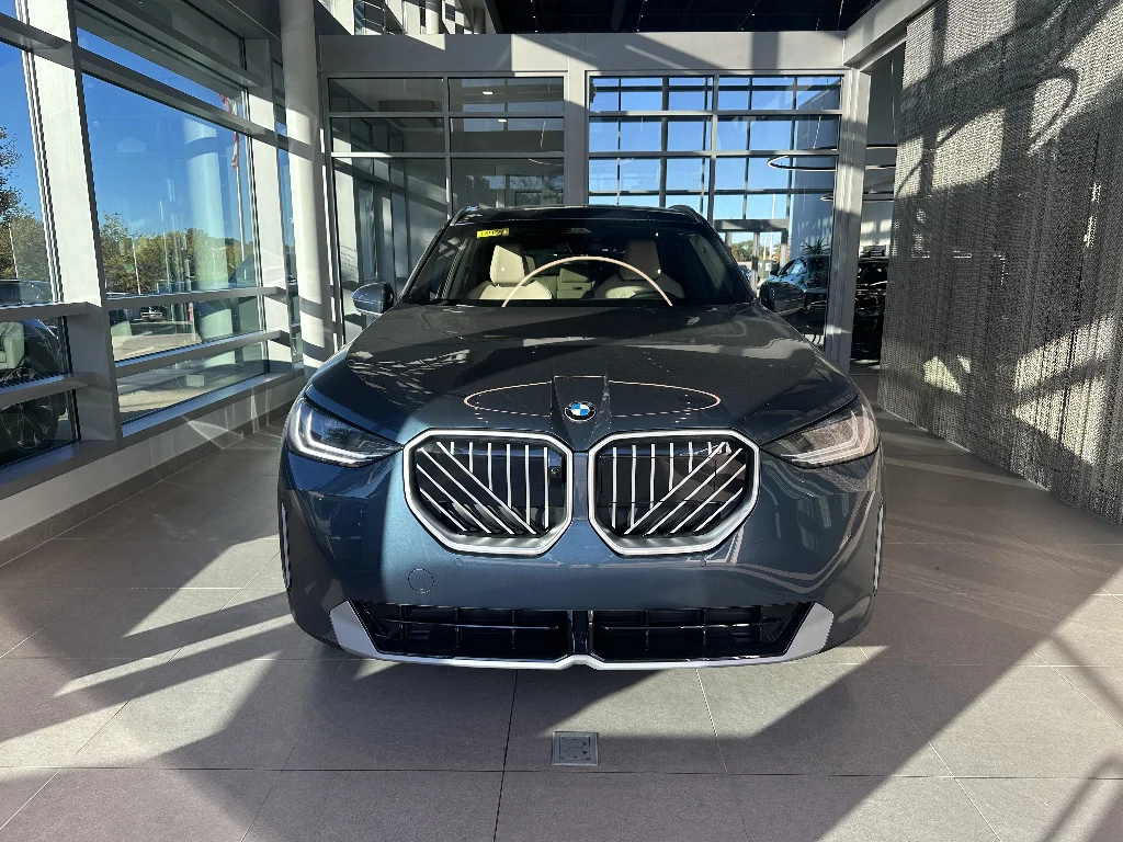 New 2026 Arctic Race Blue Metallic BMW 30 xDrive image 2