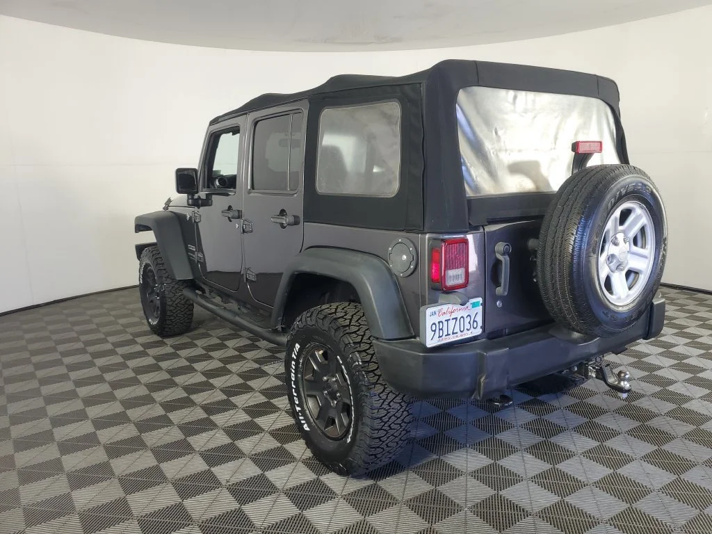 Used 2018 Gray Jeep Sport 4x4 image 6