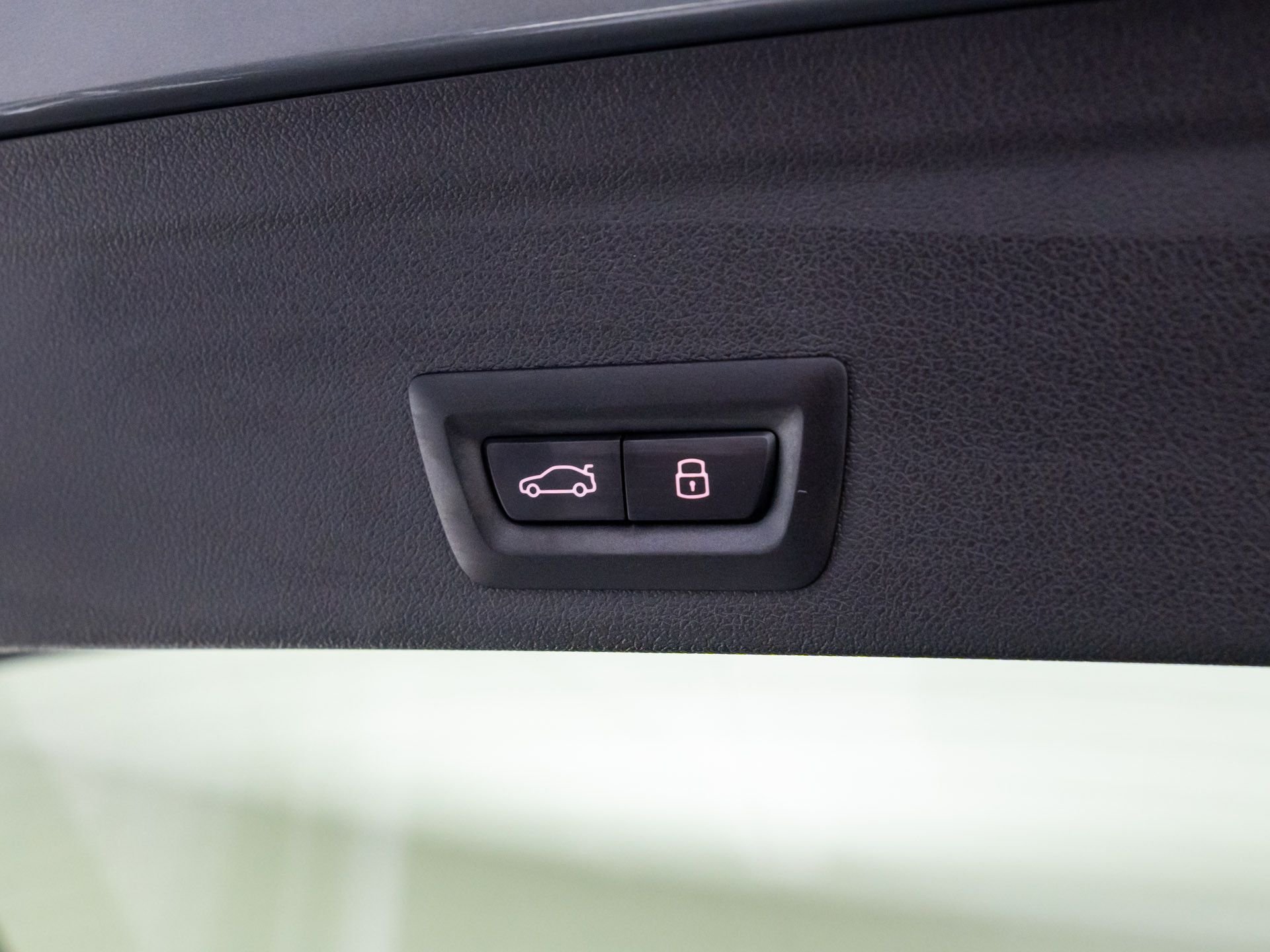 New 2026 Skyscraper Grey Metallic BMW xDrive40i image 33