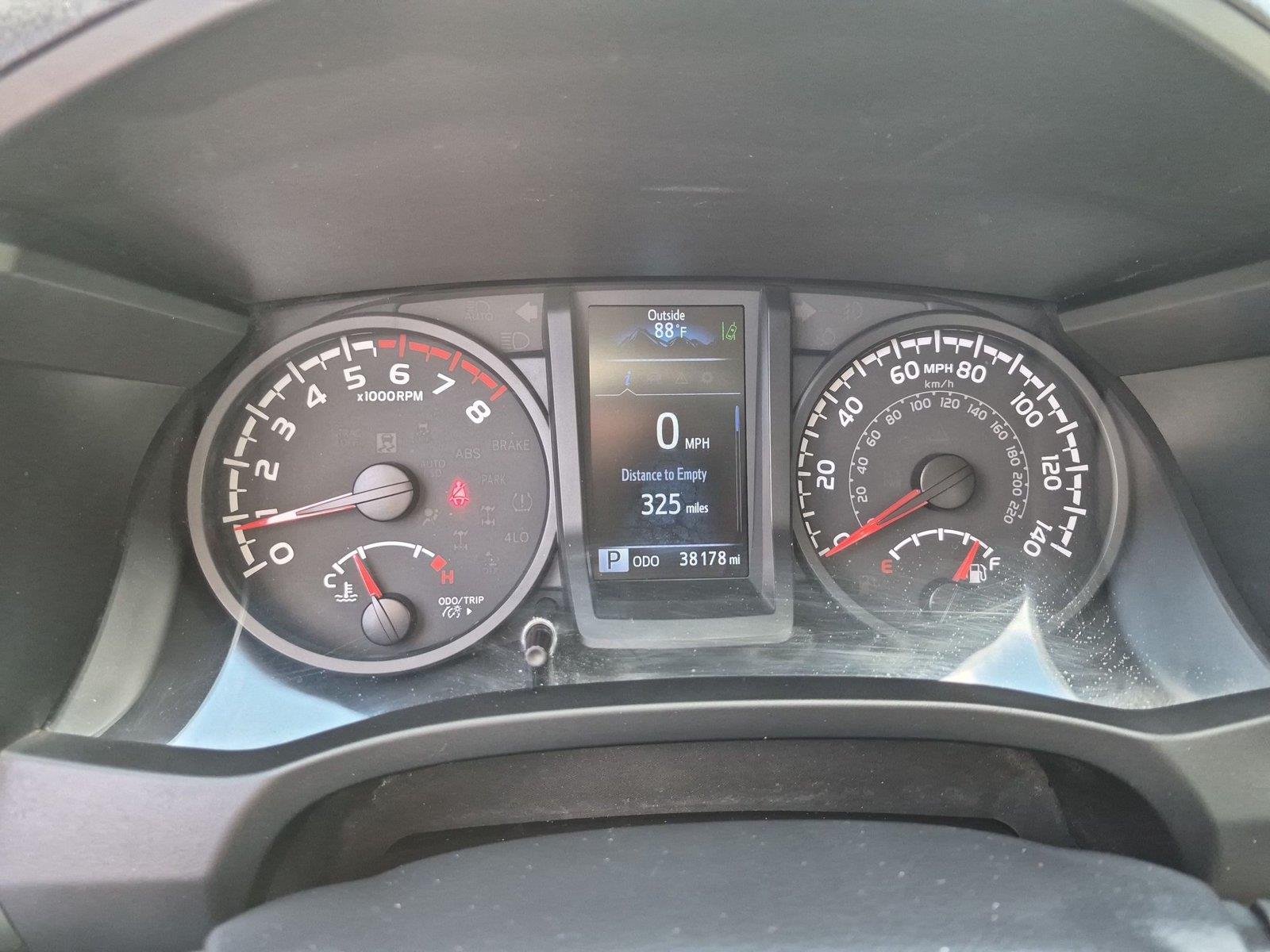 Used 2022 White Toyota SR image 22