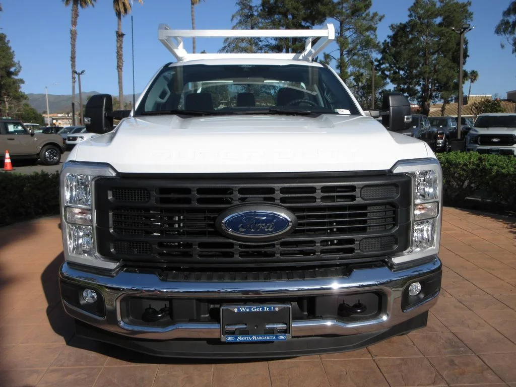 New 2026 Oxford White Ford XL image 7