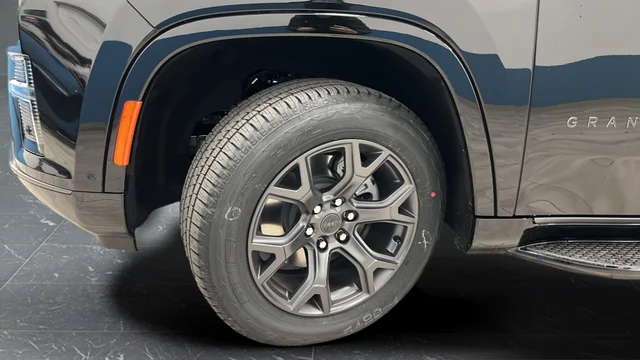 New 2026 High Gloss Black Exterior Paint Jeep Limited Altitude image 38