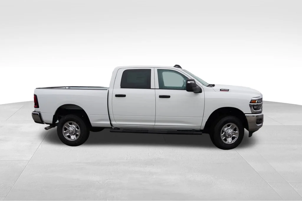 New 2026 Bright White Clear-Coat Exterior Paint RAM Tradesman image 3