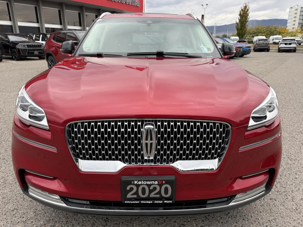 Used 2020 Red Lincoln Reserve Awd image 2
