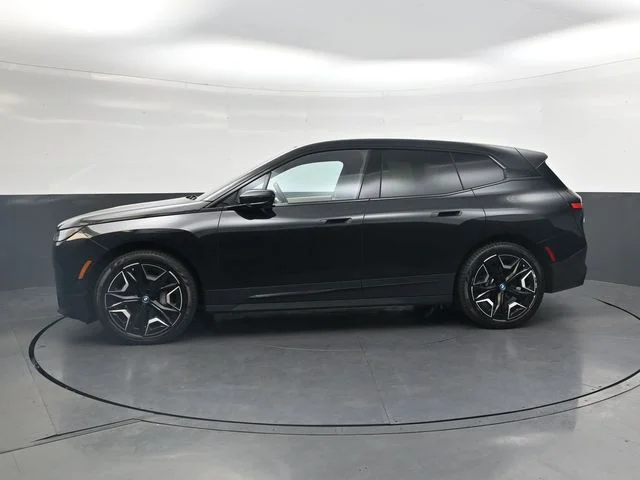 Used 2024 Black Sapphire Metallic BMW xDrive50 image 9