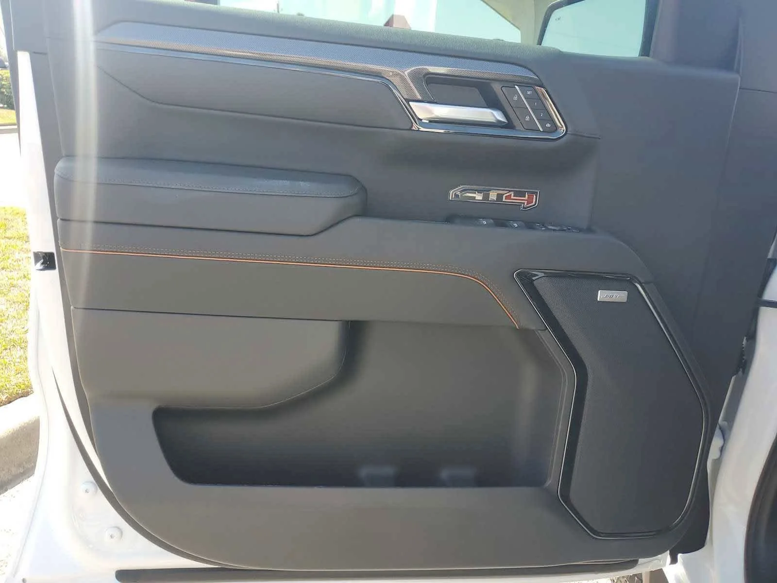 Used 2026 Summit White GMC AT4 image 15
