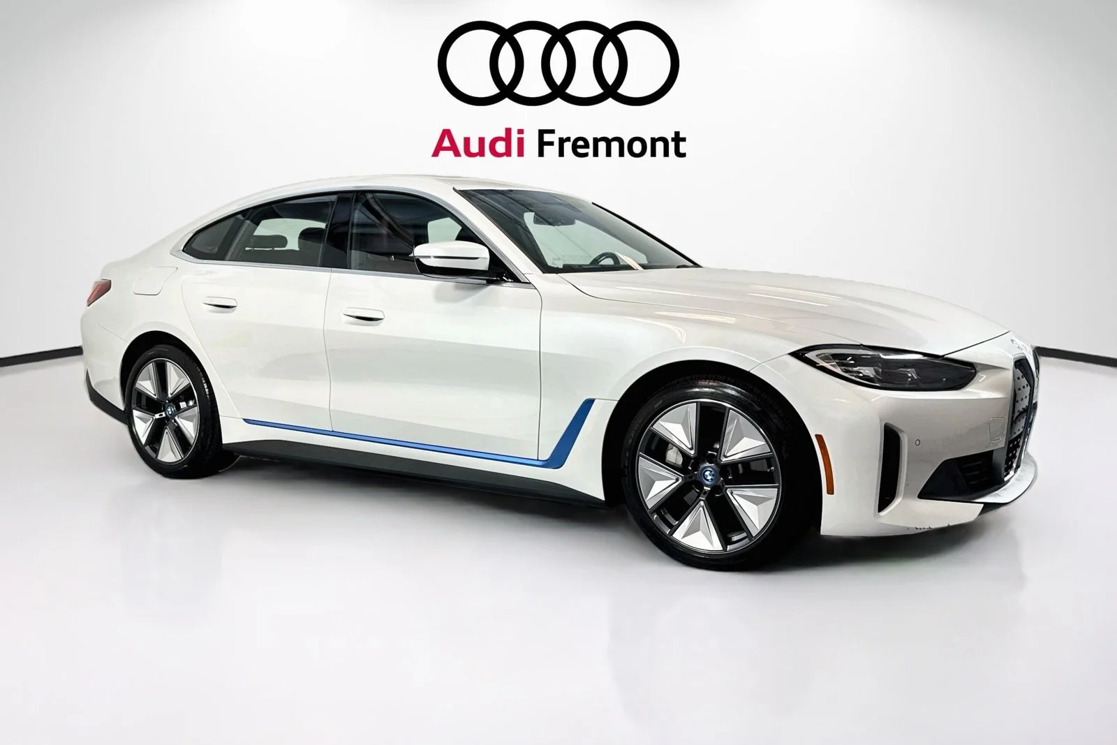 Used 2023 Mineral White Metallic BMW eDrive40 image 7