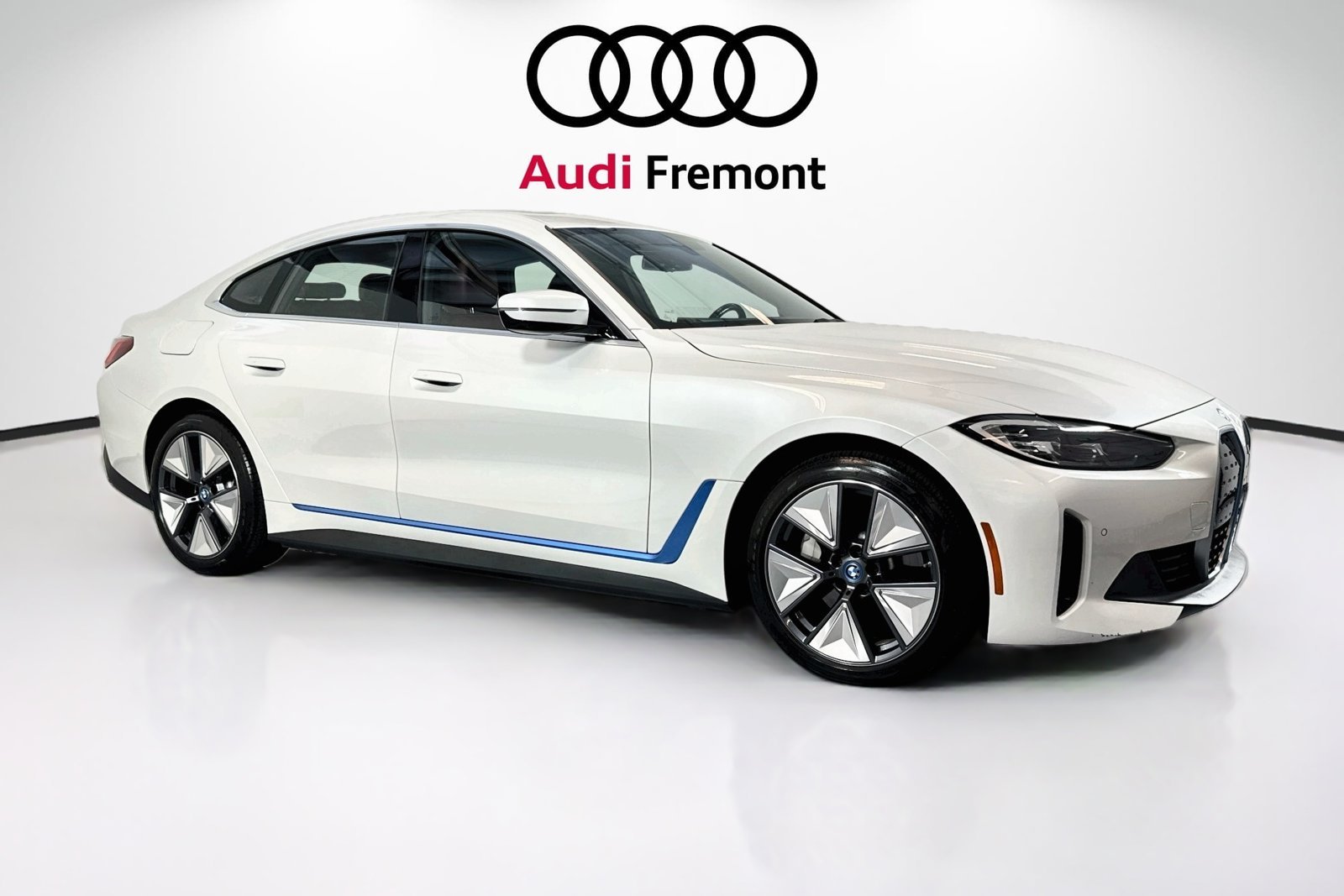 Used 2023 Mineral White Metallic BMW eDrive40 image 7