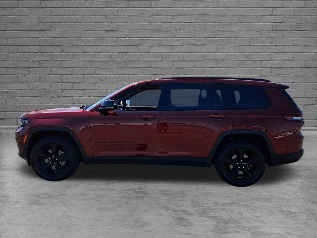 Used 2024 Red Jeep Altitude X 4x4 image 36