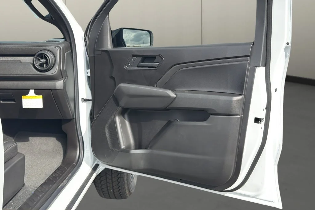 New 2026 Summit White Chevrolet Trail Boss image 17
