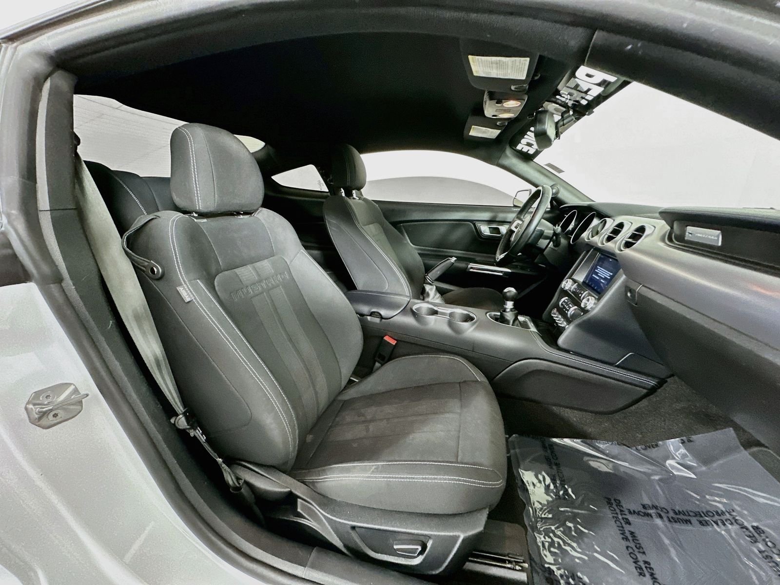 Used 2019 Oxford White Ford GT image 27