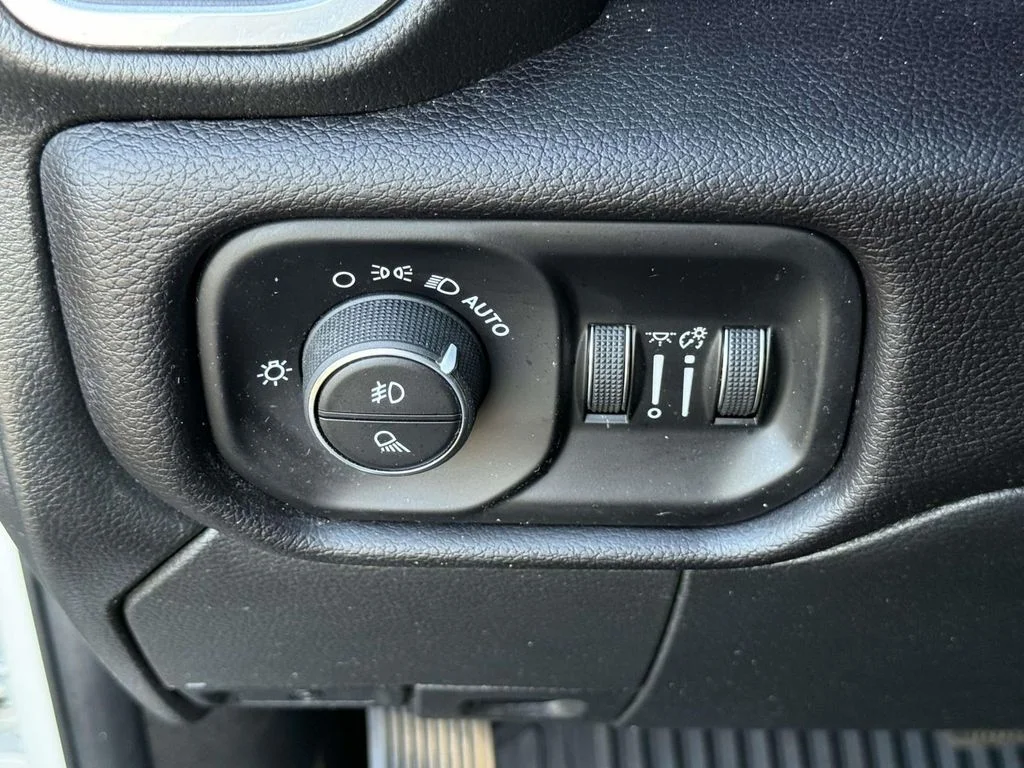 Used 2023 White Ram Laramie image 31