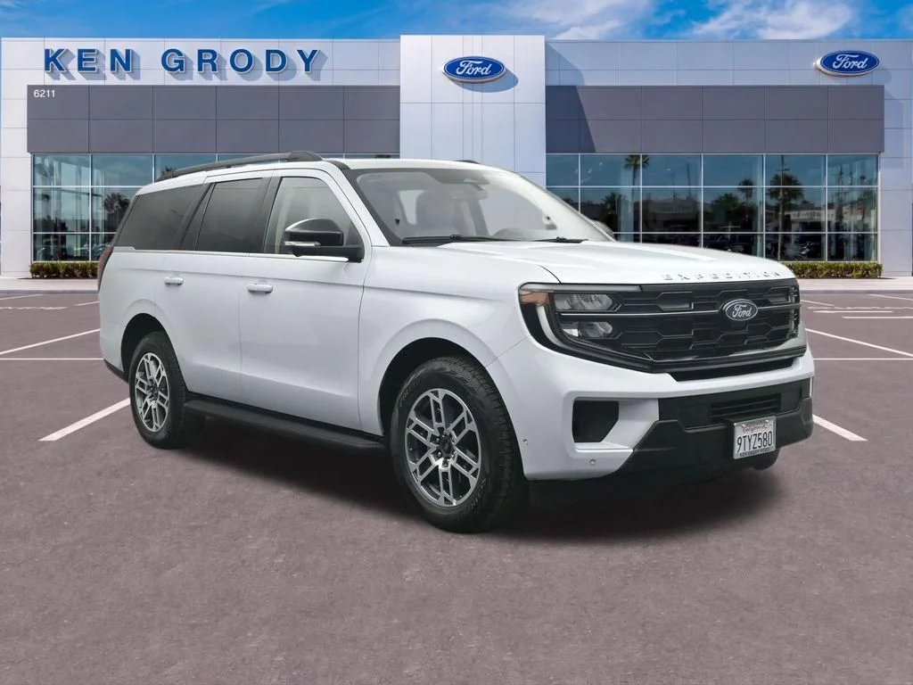 2025 Ford Expedition Active 4x4's photo