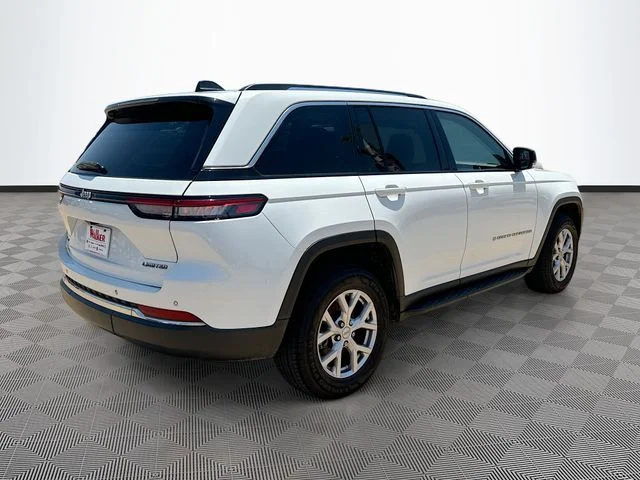 Used 2022 White Jeep Limited image 7