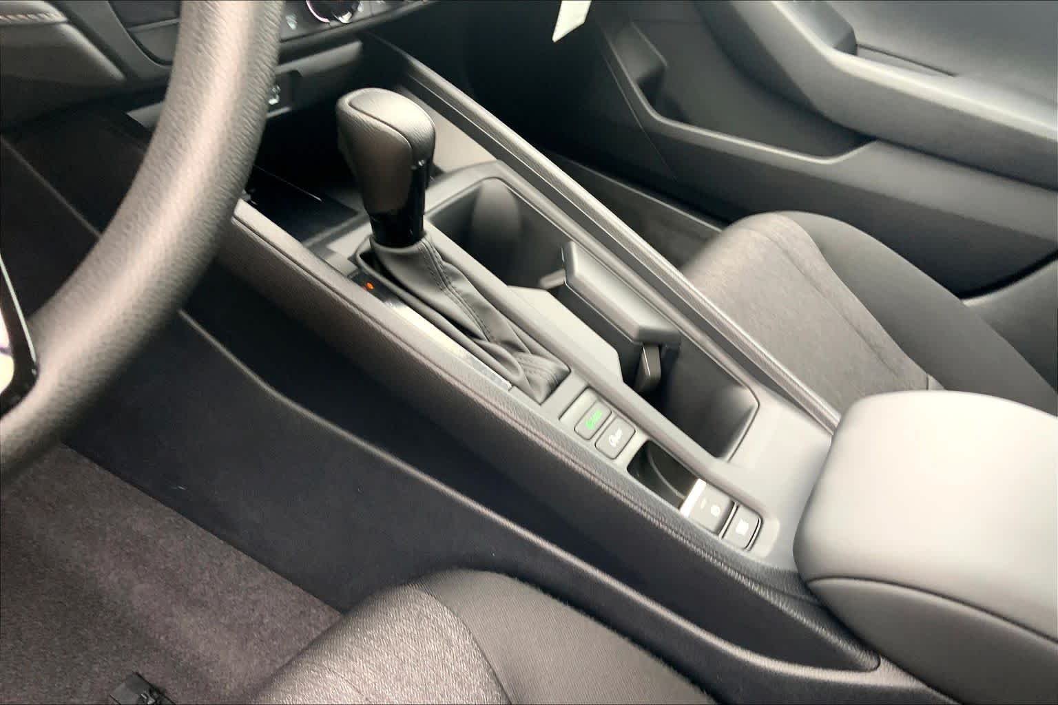 New 2026 Platinum White Pearl Honda LX image 7