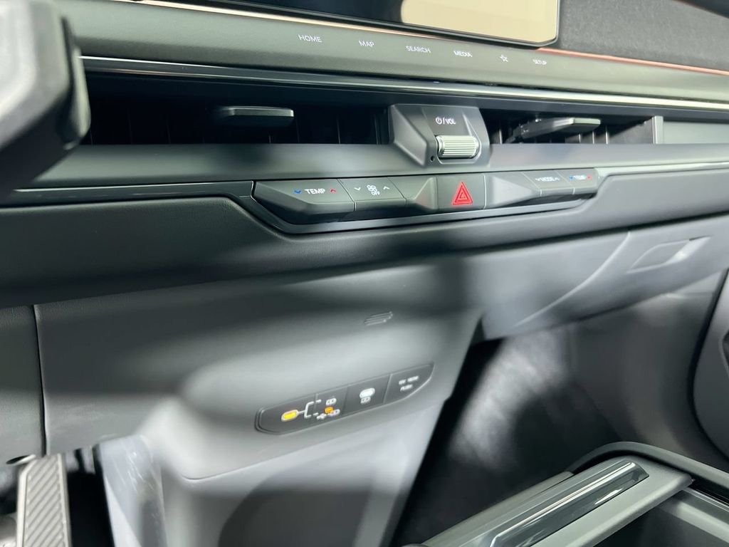 New 2026 Wolf Gray Kia Land AWD image 25