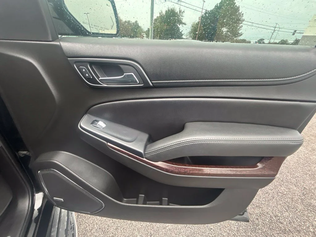 Used 2017 Black GMC SLT image 23