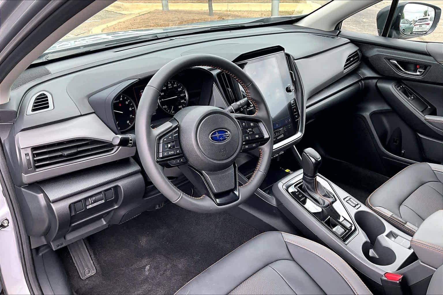 Used 2025 Ice Silver Metallic Subaru Limited image 18