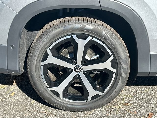 New 2026 Silver Volkswagen 2.0T SE image 17