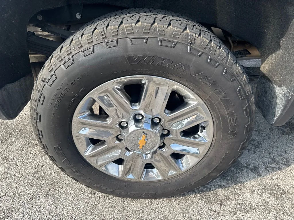 Used 2026 Blue Chevrolet High Country image 46
