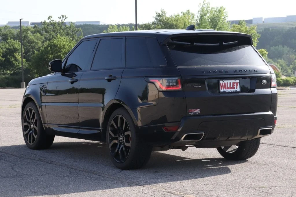 Used 2021 Santorini Black Land Rover HSE Dynamic image 7