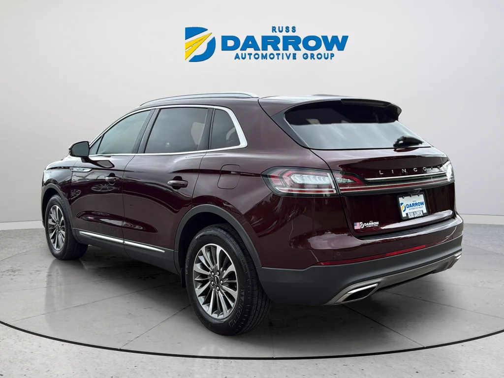 Used 2023 Red Lincoln Reserve image 3