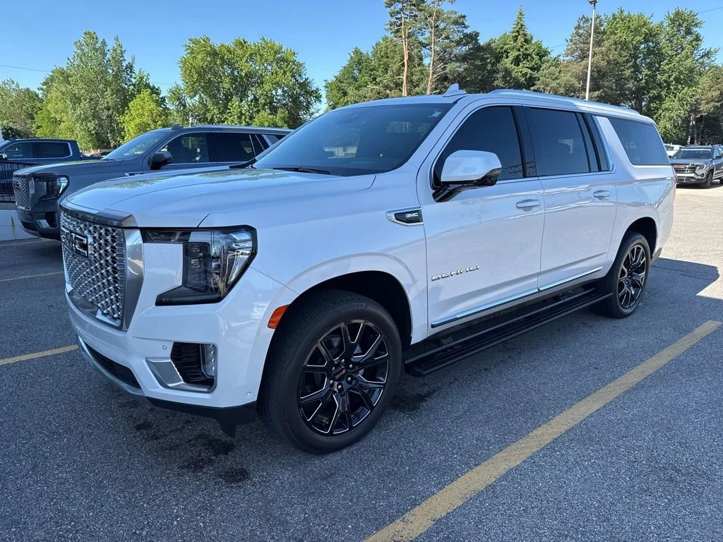 2023 GMC Yukon Denali AWD's photo