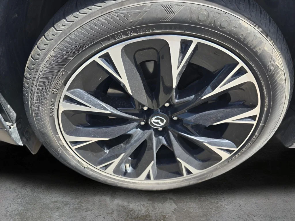 Used 2024 Rhodium White Premium Mazda Premium Plus image 16