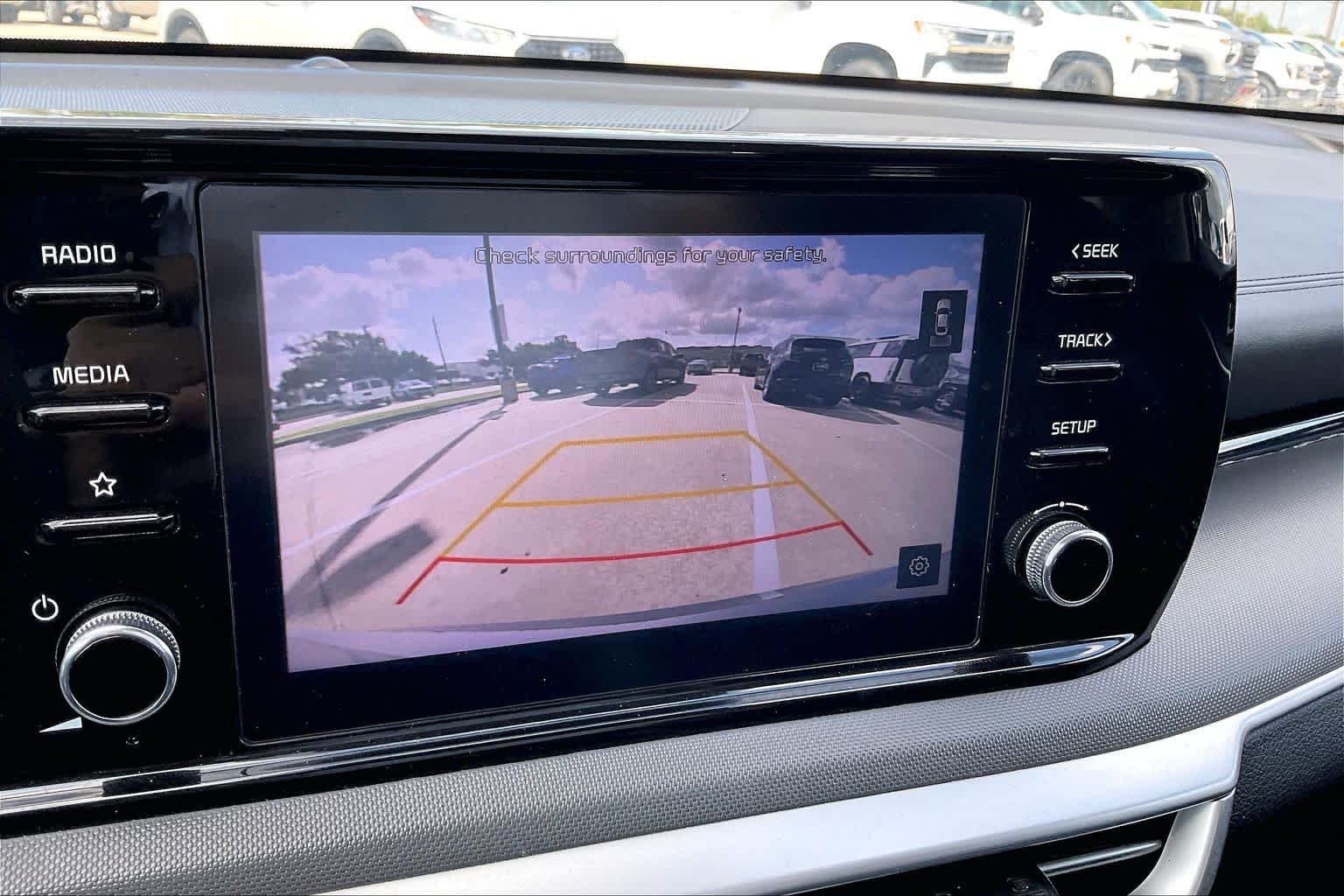 Used 2022 Everlasting Silver Kia LXS image 28