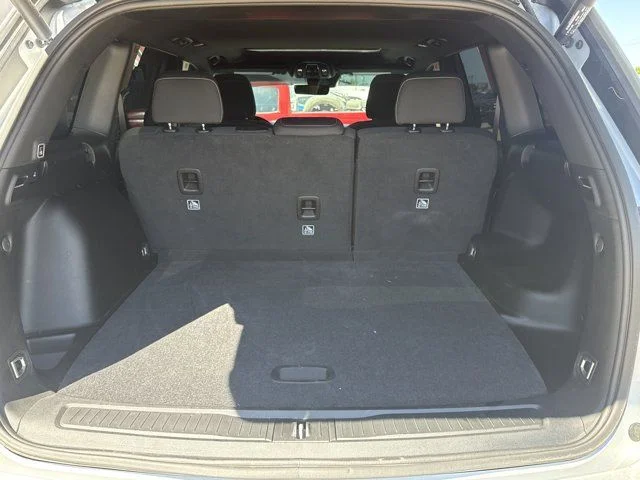 Used 2025 Silver Jeep Laredo X image 10
