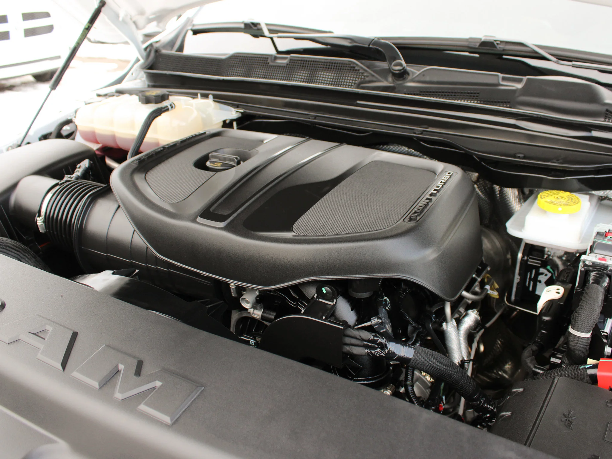 Certified Used 2025 White RAM Tradesman * No Accidents | Android Auto | Adaptive Cruise | Sport Appearance Package image 11