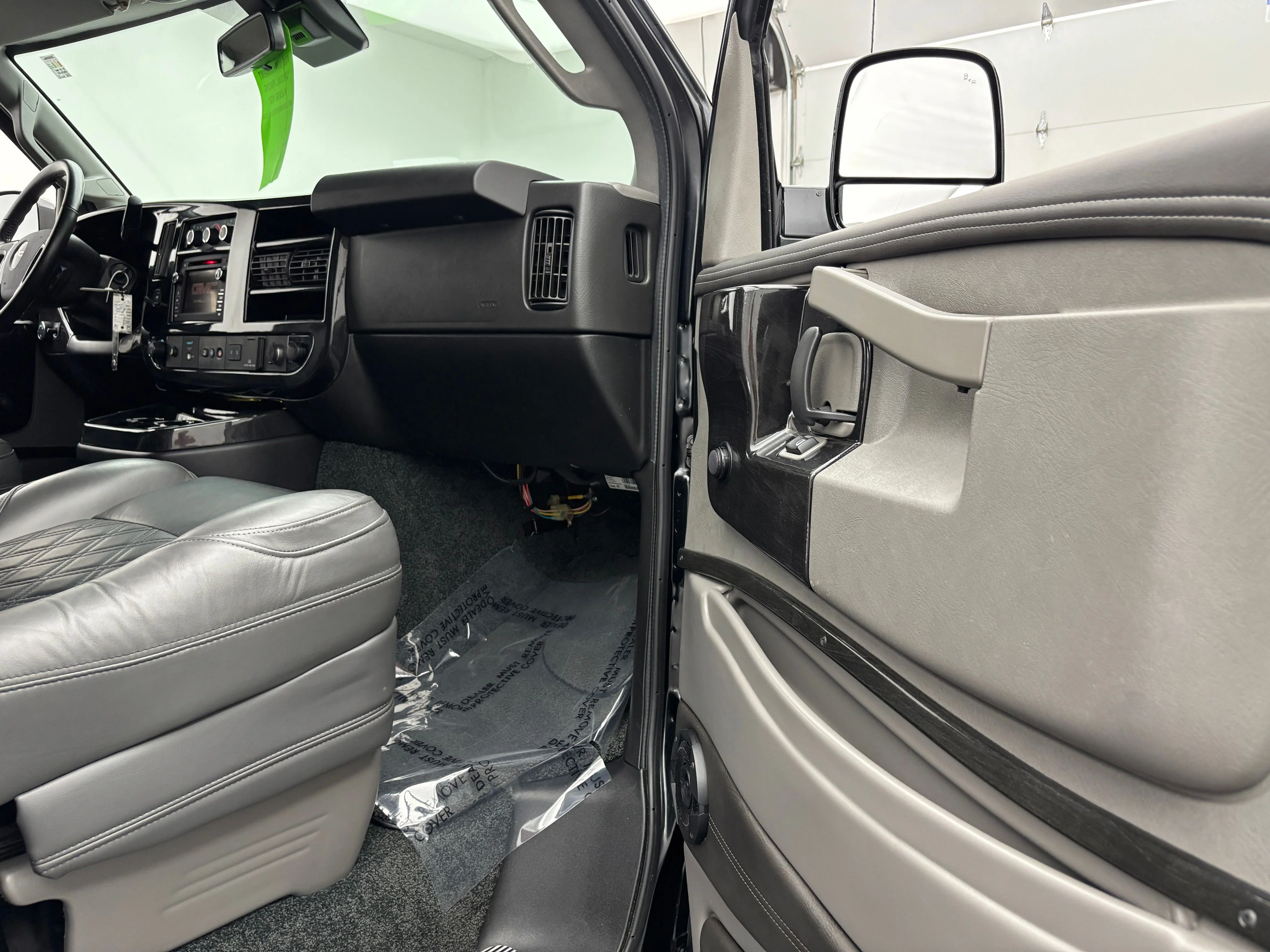 Used 2020 Onyx Black GMC Explorer Limited SE image 22