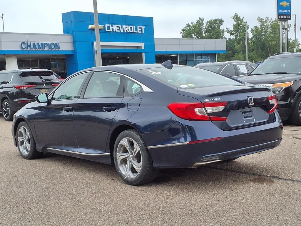 Used 2018  Honda EX image 6