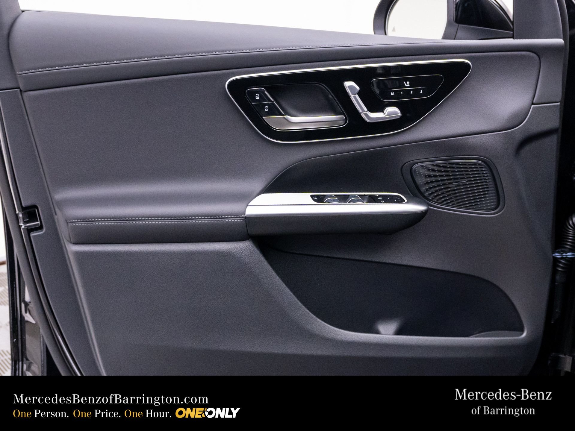 New 2026 Black Mercedes-Benz GLC 300 image 15