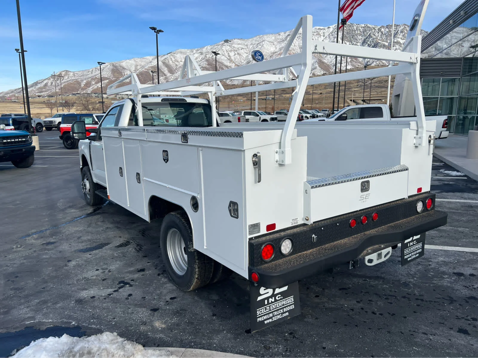 2025 Ford F-350 Super Duty Chassis Cab XL - Photo 10