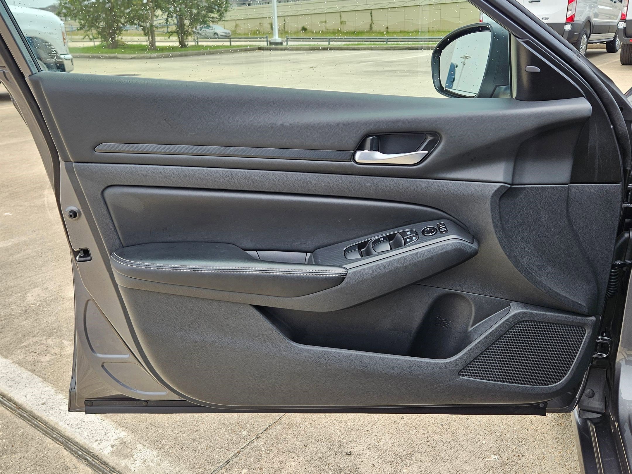 Certified Used 2025 Gun Metallic Nissan 2.5 SV image 11