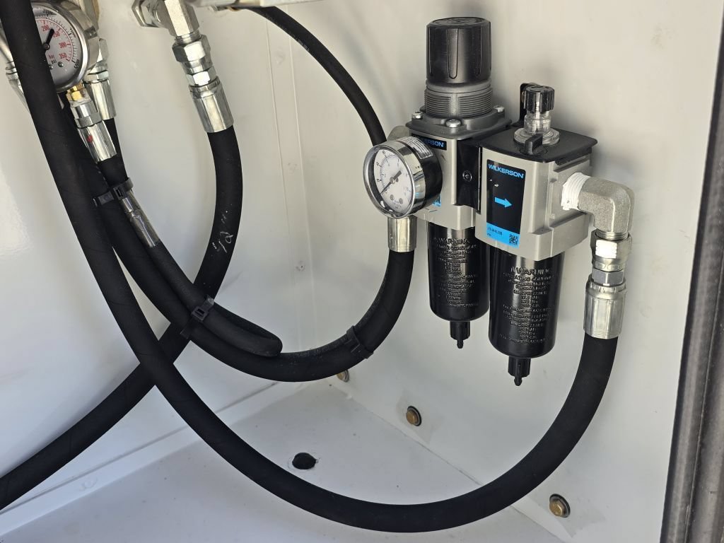 New 2025 Oxford White Ford Base image 21