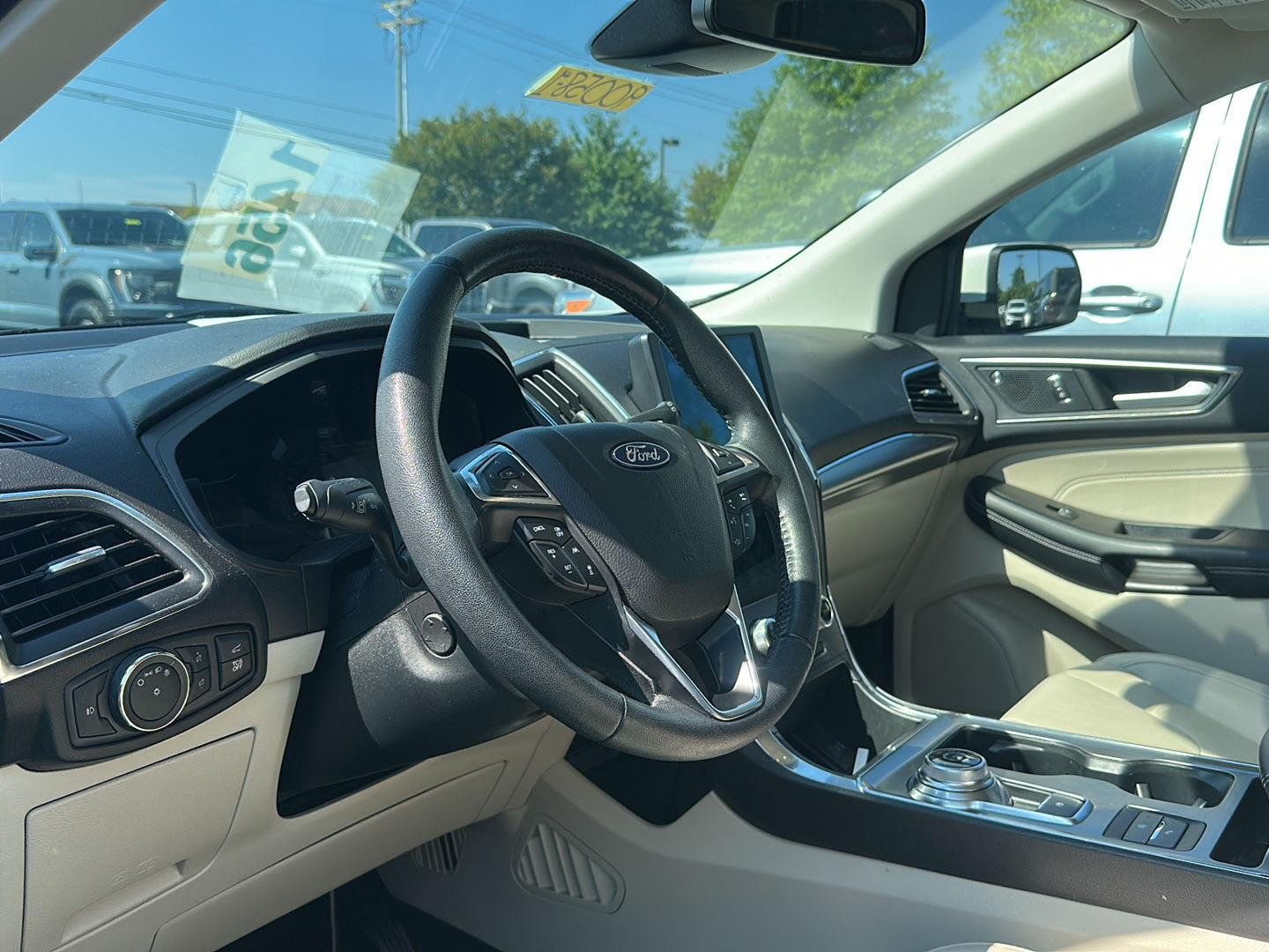 Used 2022 Star White Metallic Tri-Coat Ford Titanium image 2