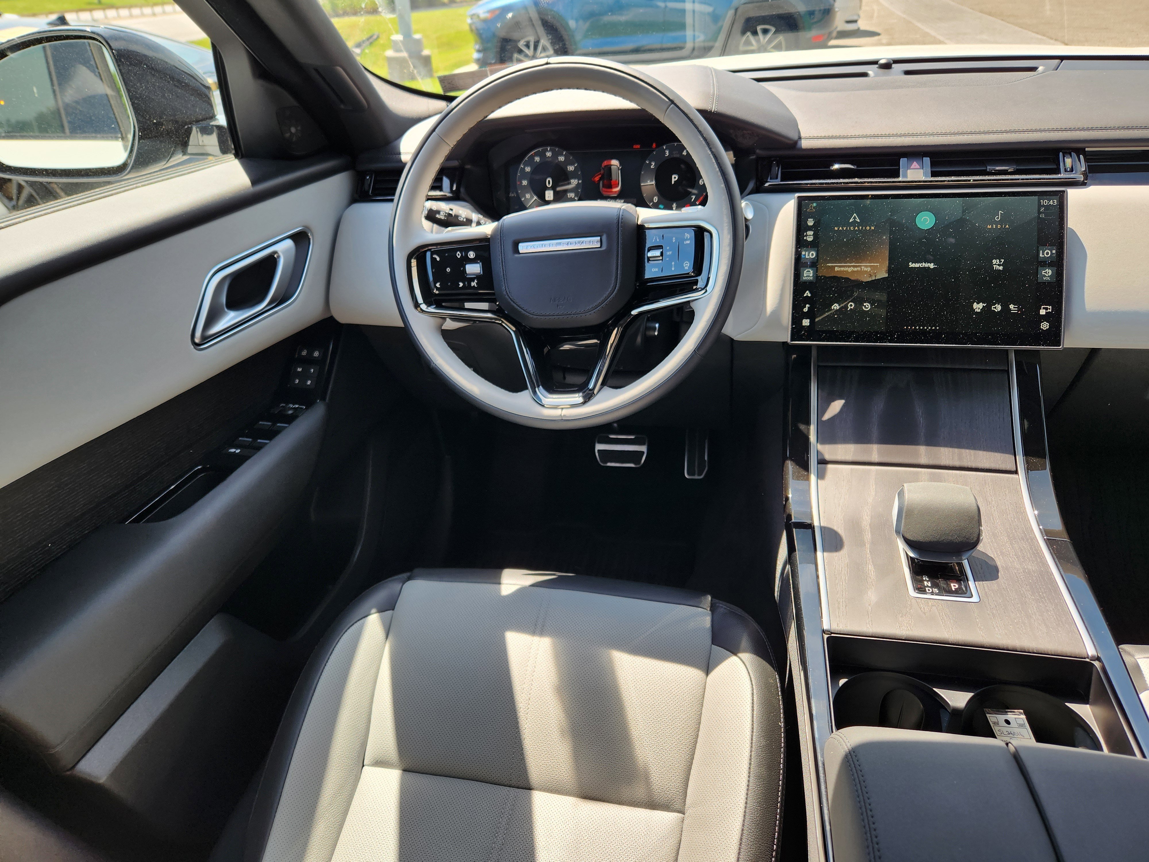 Certified Used 2026 Fuji White Land Rover Dynamic SE image 13