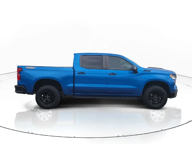 Used 2022 Blue Chevrolet LT Trail Boss image 4