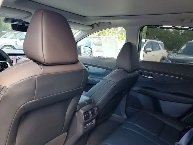 New 2026 Everest White Pearl TriCoat Nissan Platinum image 25